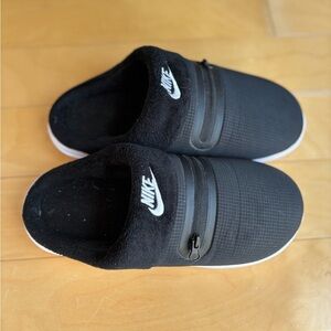 Nike Men's Black an White Burrow Slippers